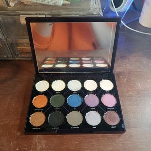 Urban decay distortion eyeshadow pallet